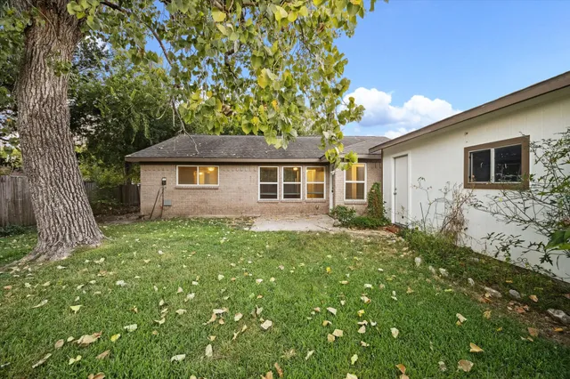 $259,000 | 305 Baycrest Drive, League City, TX 77573