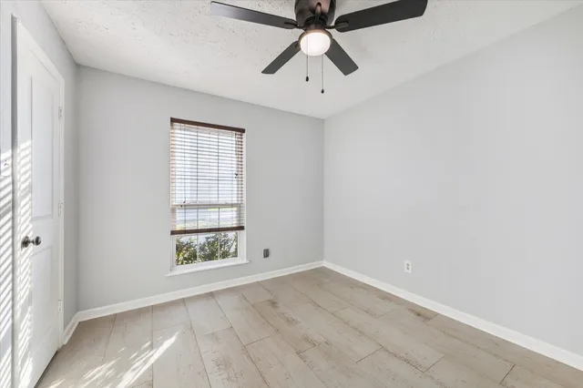 $259,000 | 305 Baycrest Drive, League City, TX 77573