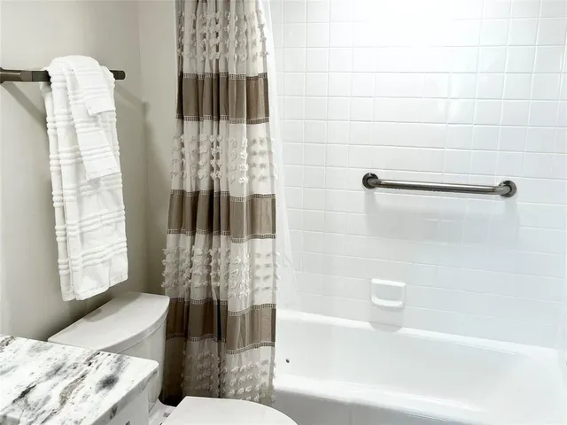 $5,200 | 40 Northeast Plantation Road, Unit 410, Stuart, FL 34996