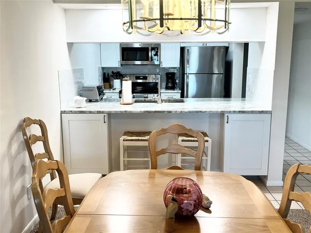 $5,200 | 40 Northeast Plantation Road, Unit 410, Stuart, FL 34996