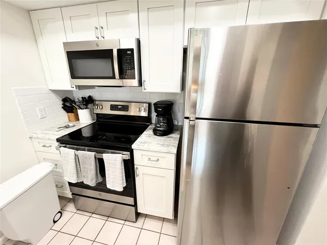 $5,200 | 40 Northeast Plantation Road, Unit 410, Stuart, FL 34996