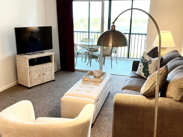 $5,200 | 40 Northeast Plantation Road, Unit 410, Stuart, FL 34996