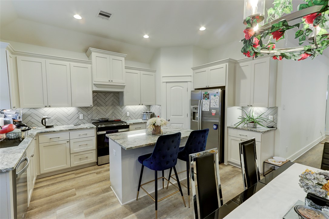 4002 Brownway Drive College Station, TX 77845 - Photo 8 of 22