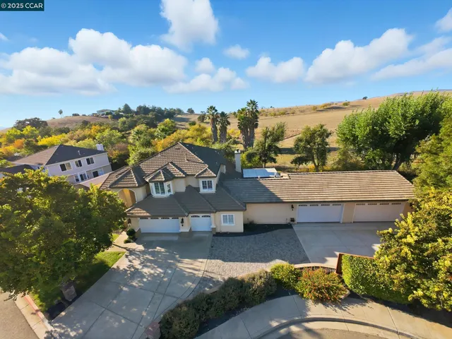 $1,558,000 | 1975 Holly Creek Place, Concord, CA 94521