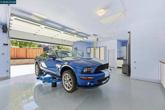 $1,558,000 | 1975 Holly Creek Place, Concord, CA 94521