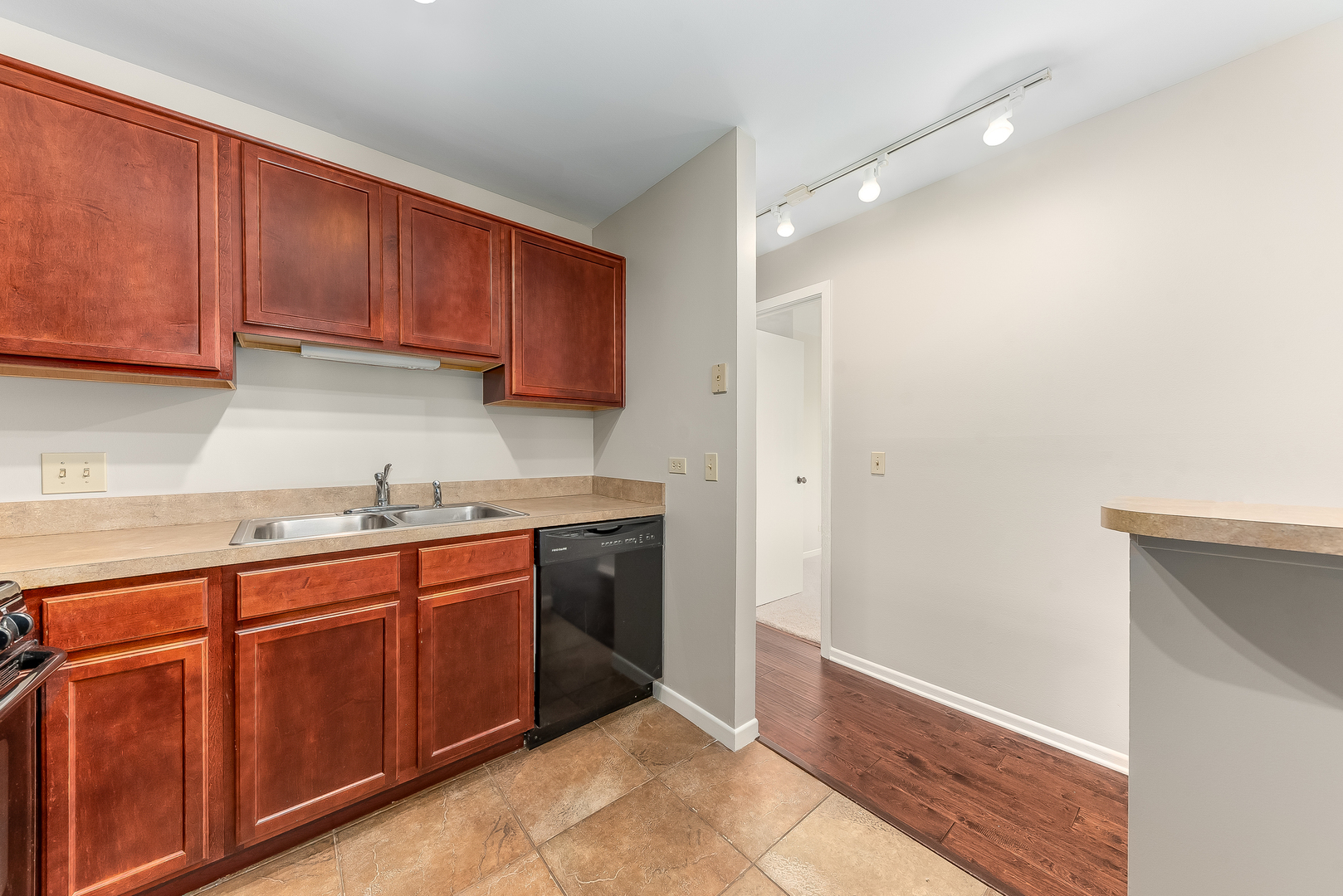 1320 McDowell Road, Unit 102 Naperville, IL 60563 - Photo 8 of 20