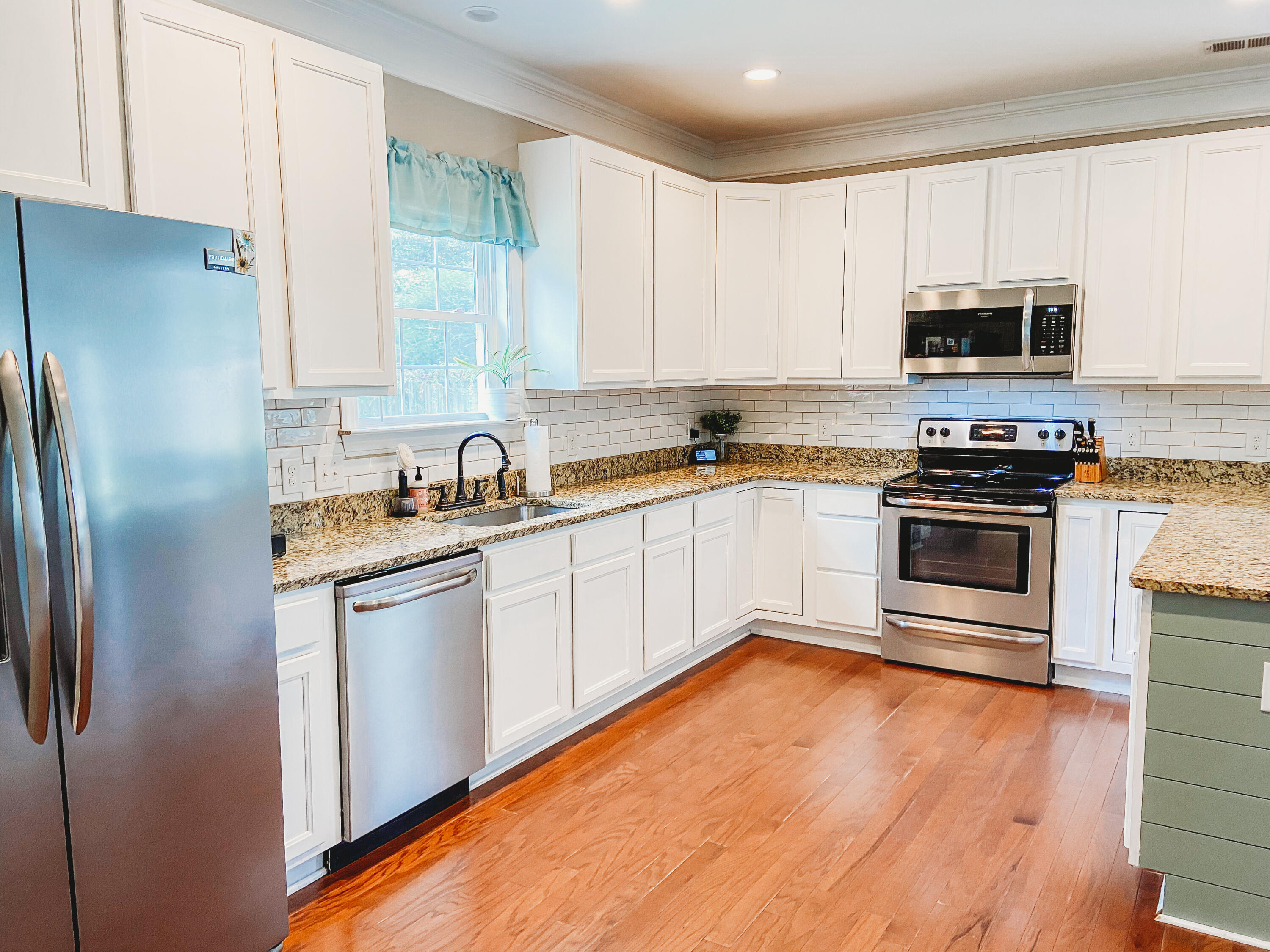 1065 Farmington Road Charleston, SC 29412 - Photo 8 of 15 Blaine McElwee - 1507971D-151B-43C6-9FFF