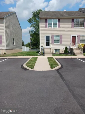 $399,500 | 12 Carriage Knoll Court, Langhorne, PA 19047