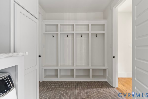 10512 River Road Chesterfield, VA 23838 - Photo 23 of 64 Built-in mudroom storage with hooks and cubbies, w