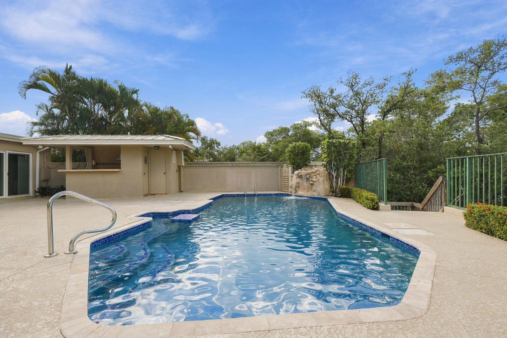 352 River Edge Road Jupiter, FL 33477 - Photo 43 of 72 Saltwater Pool