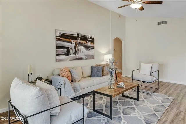 $450,000 | 2009 East Villa Theresa Drive, Phoenix, AZ 85022