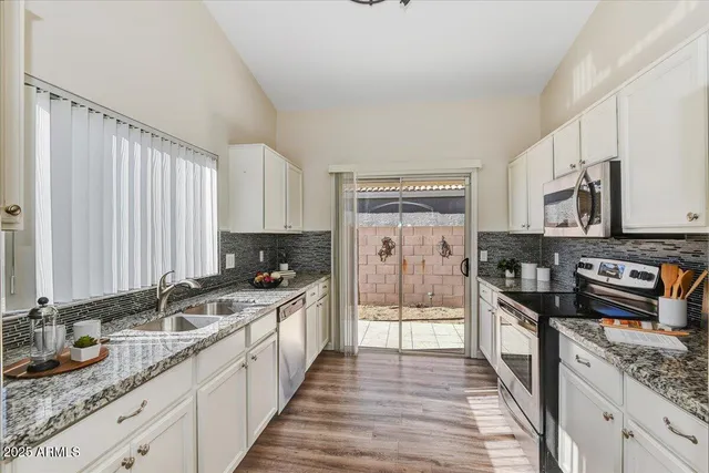 $450,000 | 2009 East Villa Theresa Drive, Phoenix, AZ 85022