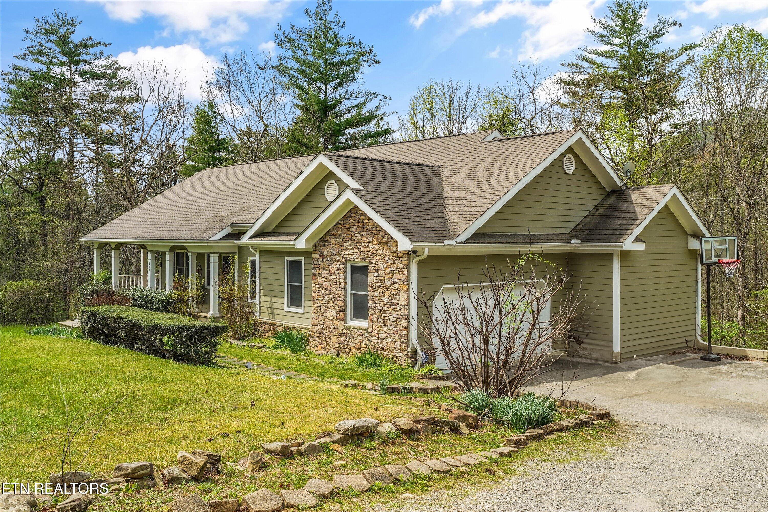 117 Cooper Road Tallassee, TN 37878 - Photo 6 of 51 Front Exterior