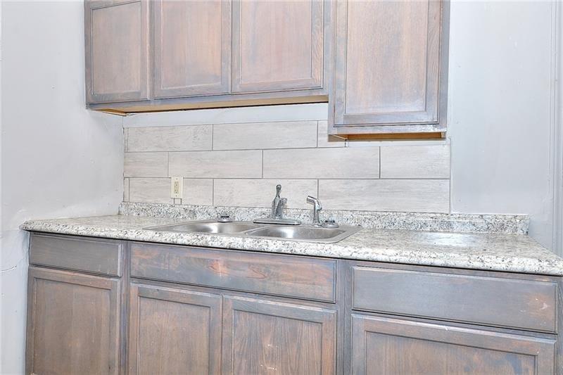 1080 Valley View Road Southeast Atlanta, GA 30315 - Photo 4 of 17