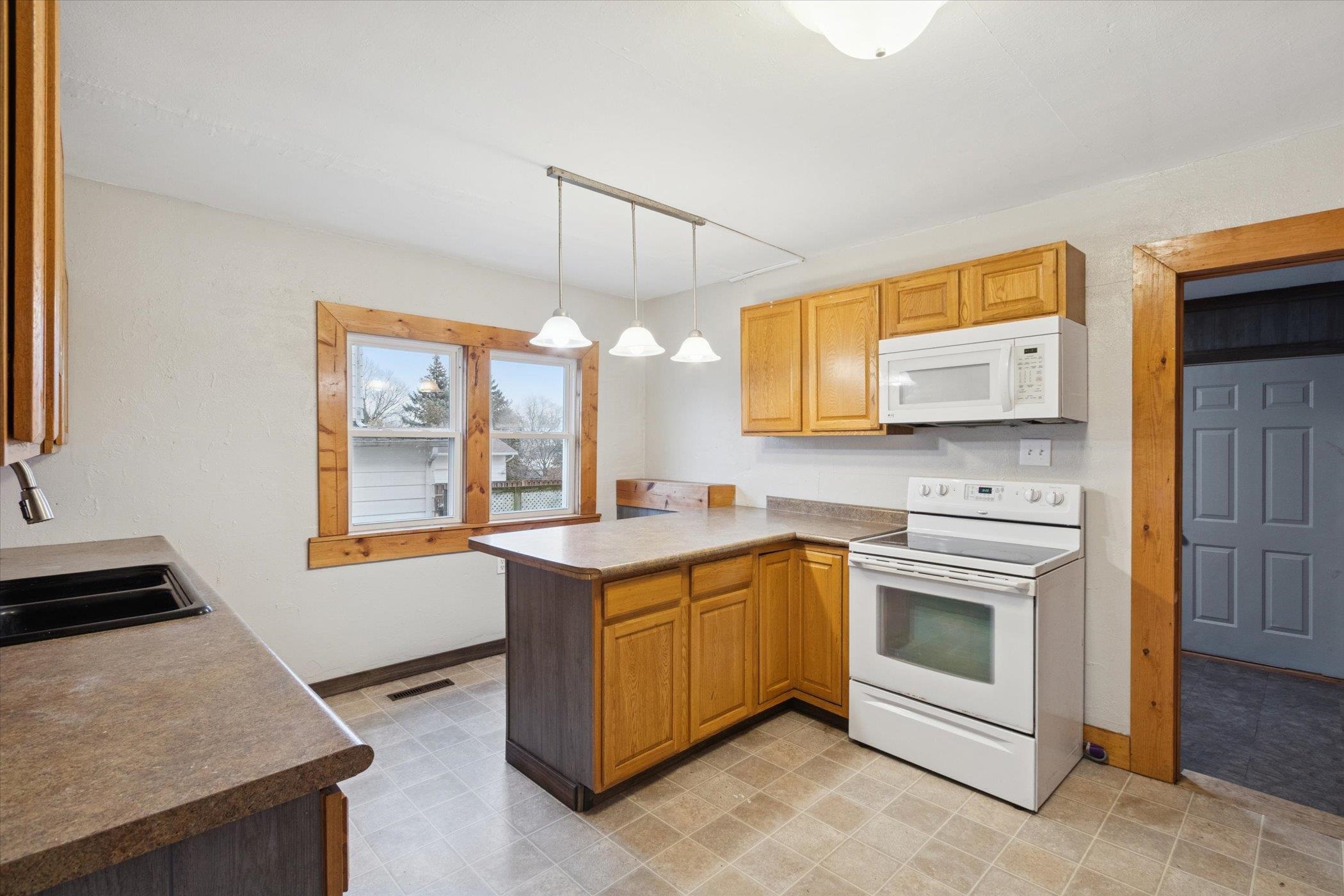 2226 8th Street Monroe, WI 53566 - Photo 12 of 39