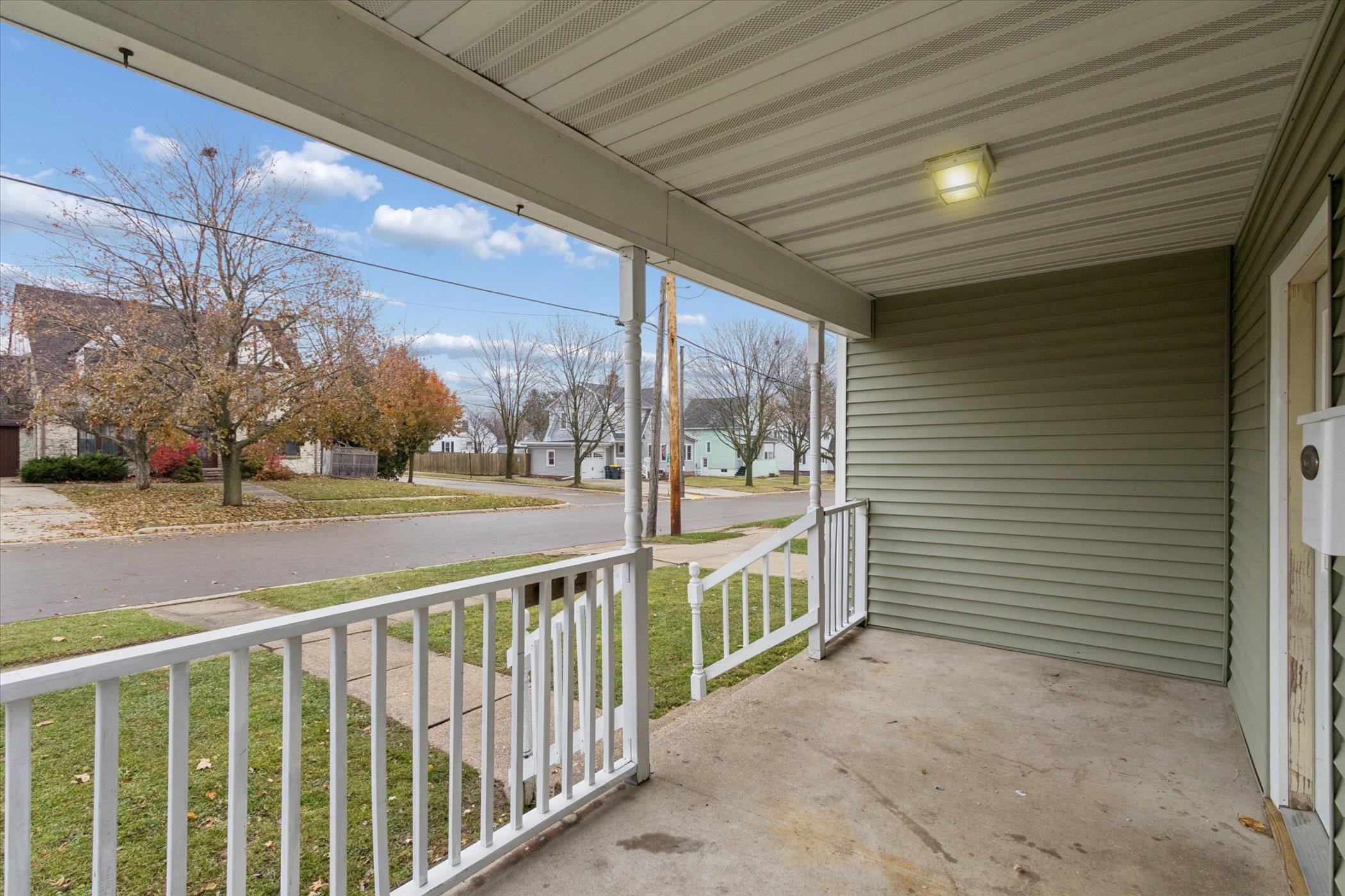 2226 8th Street Monroe, WI 53566 - Photo 3 of 39