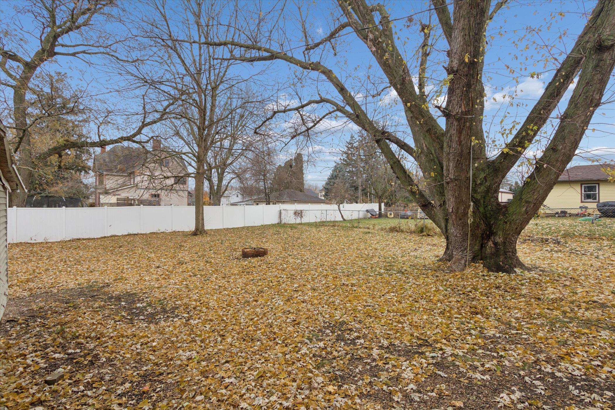 2226 8th Street Monroe, WI 53566 - Photo 35 of 39