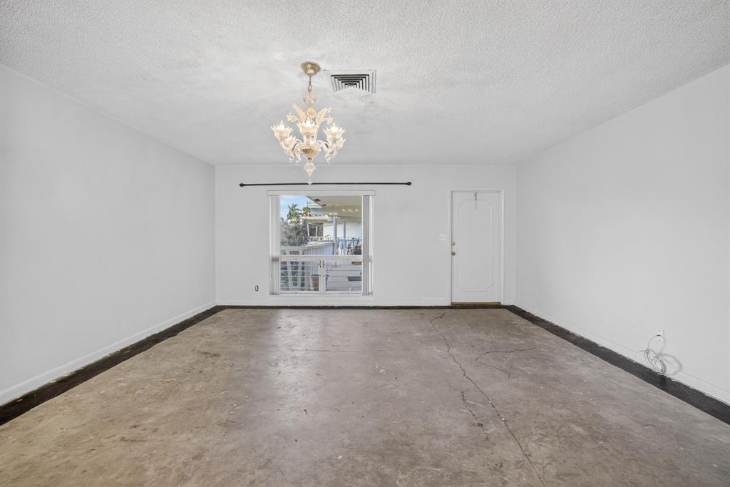 2755 Northeast 28th Avenue, Unit E2 Lighthouse Point, FL 33064 - Photo 8 of 75