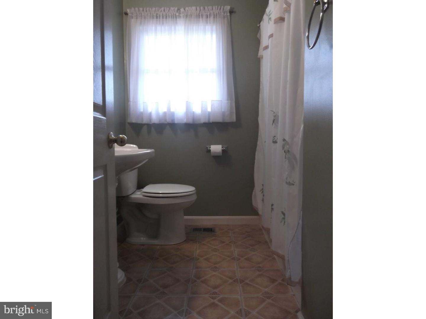 615 Chatham Road Fairless Hills, PA 19030 - Photo 8 of 12 Bathroom