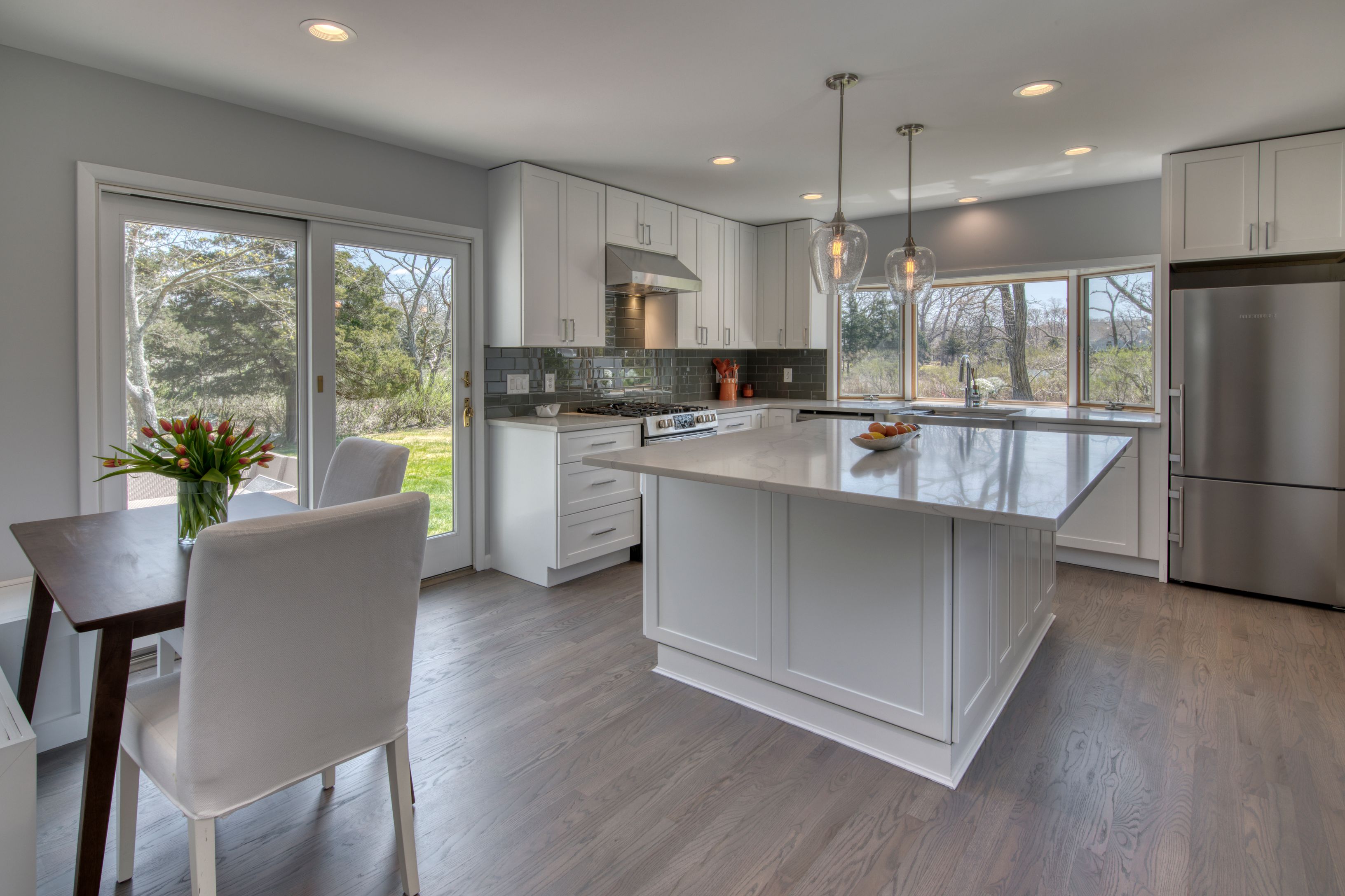 16 Cove Road Southampton, NY 11968 - Photo 4 of 15