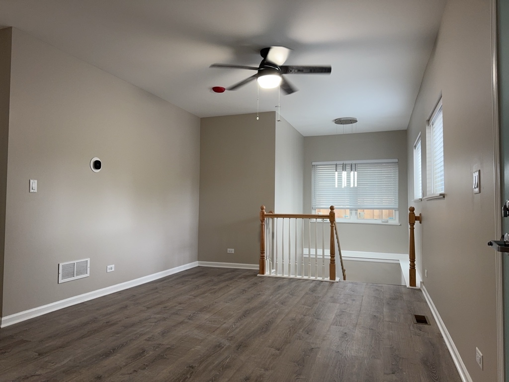 5 South Virginia Road, Unit 4 Crystal Lake, IL 60014 - Photo 3 of 24