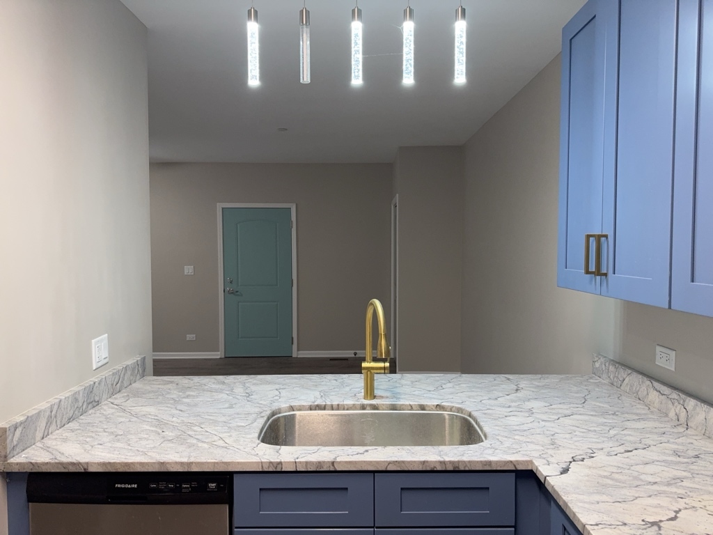 5 South Virginia Road, Unit 4 Crystal Lake, IL 60014 - Photo 7 of 24