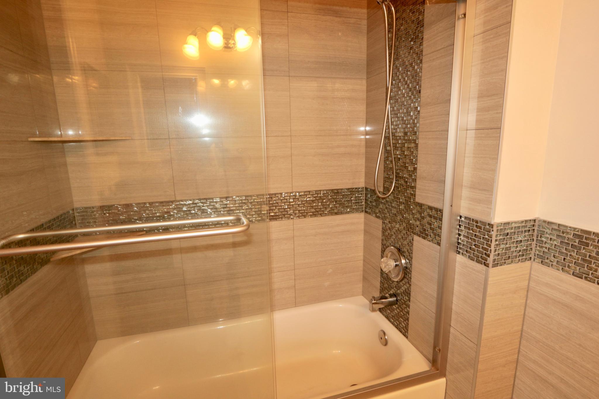 64 Versailles Court Trenton, NJ 08619 - Photo 13 of 17