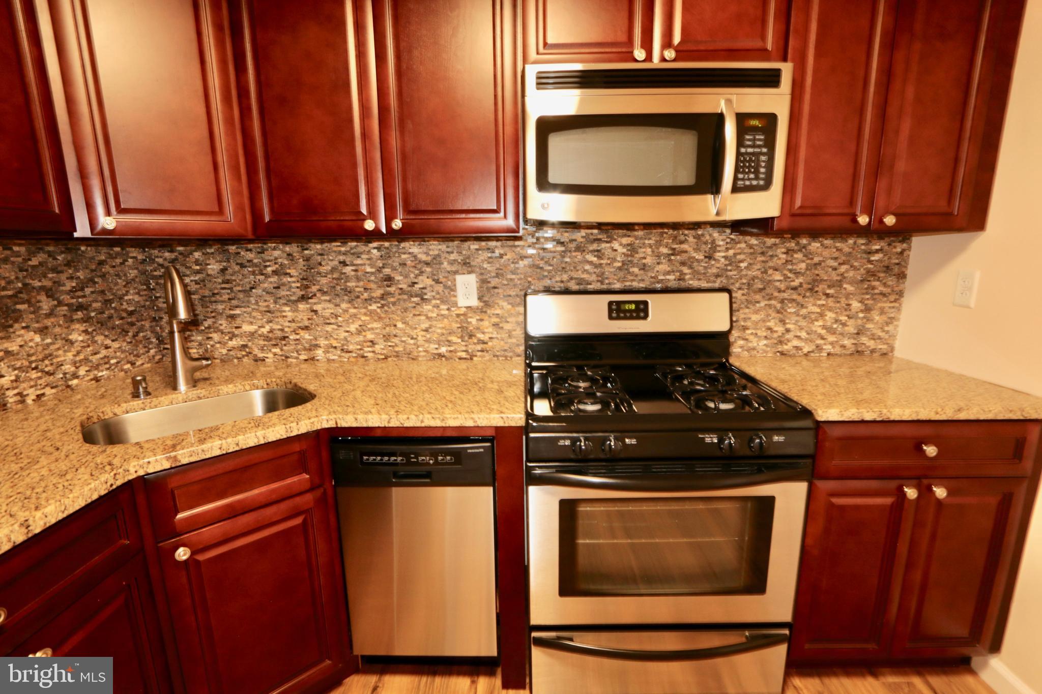 64 Versailles Court Trenton, NJ 08619 - Photo 4 of 17