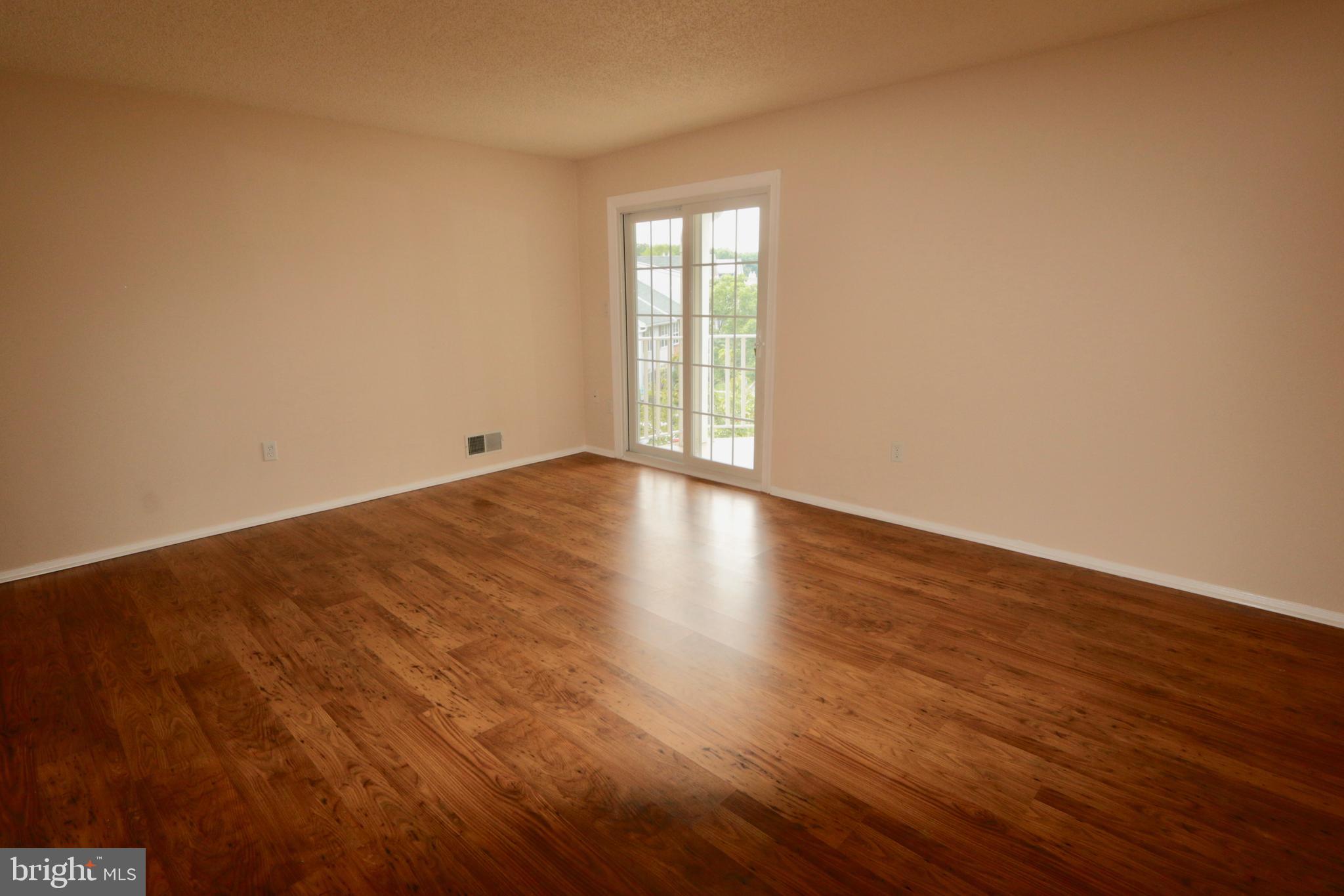 64 Versailles Court Trenton, NJ 08619 - Photo 5 of 17