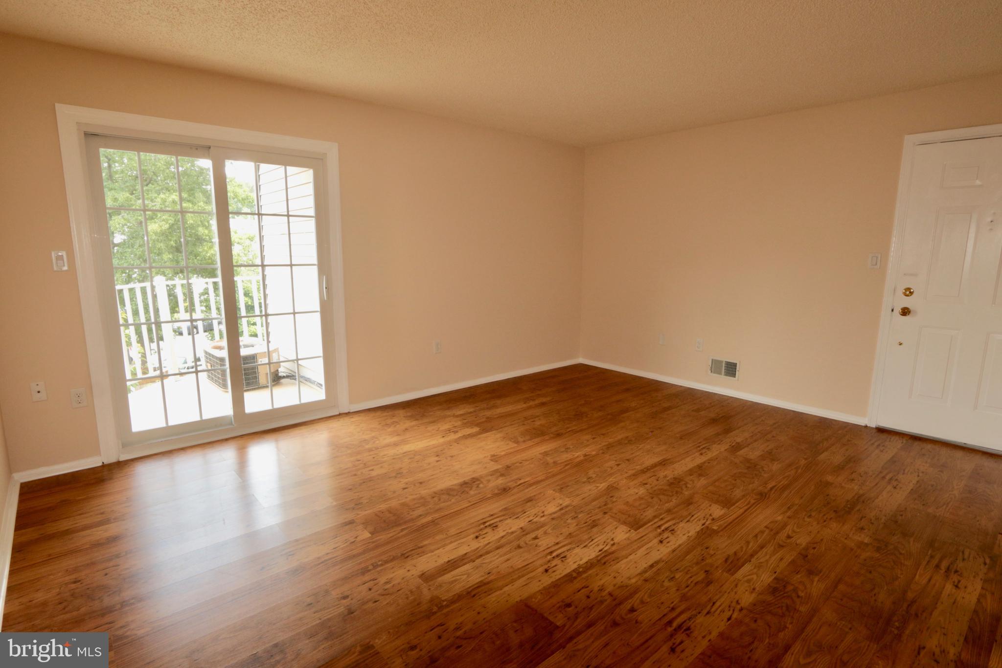 64 Versailles Court Trenton, NJ 08619 - Photo 6 of 17