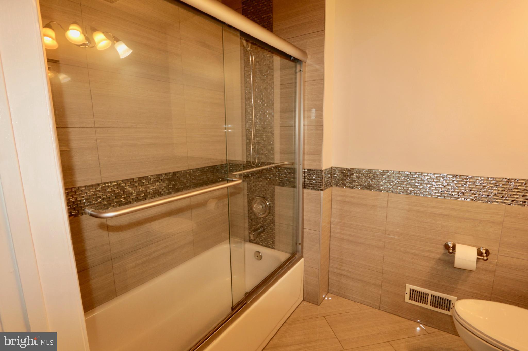 64 Versailles Court Trenton, NJ 08619 - Photo 10 of 17