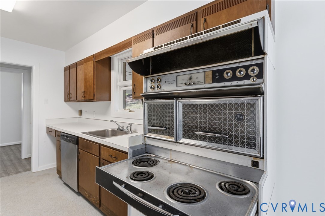 102 Grattan Road Richmond, VA 23229 - Photo 12 of 33