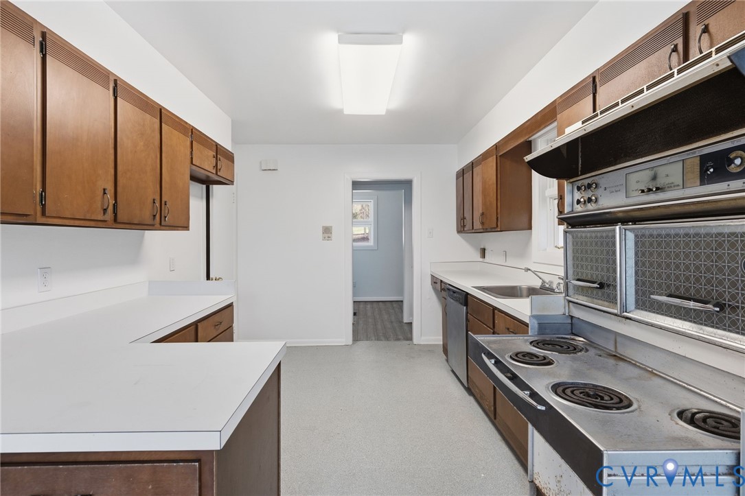 102 Grattan Road Richmond, VA 23229 - Photo 13 of 33