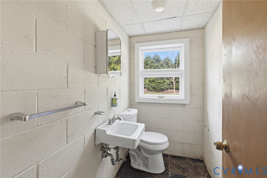 102 Grattan Road Richmond, VA 23229 - Photo 28 of 33