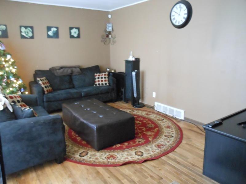 1142 Country Club Road Columbus, OH 43227 - Photo 4 of 27 Gallery Image 4
