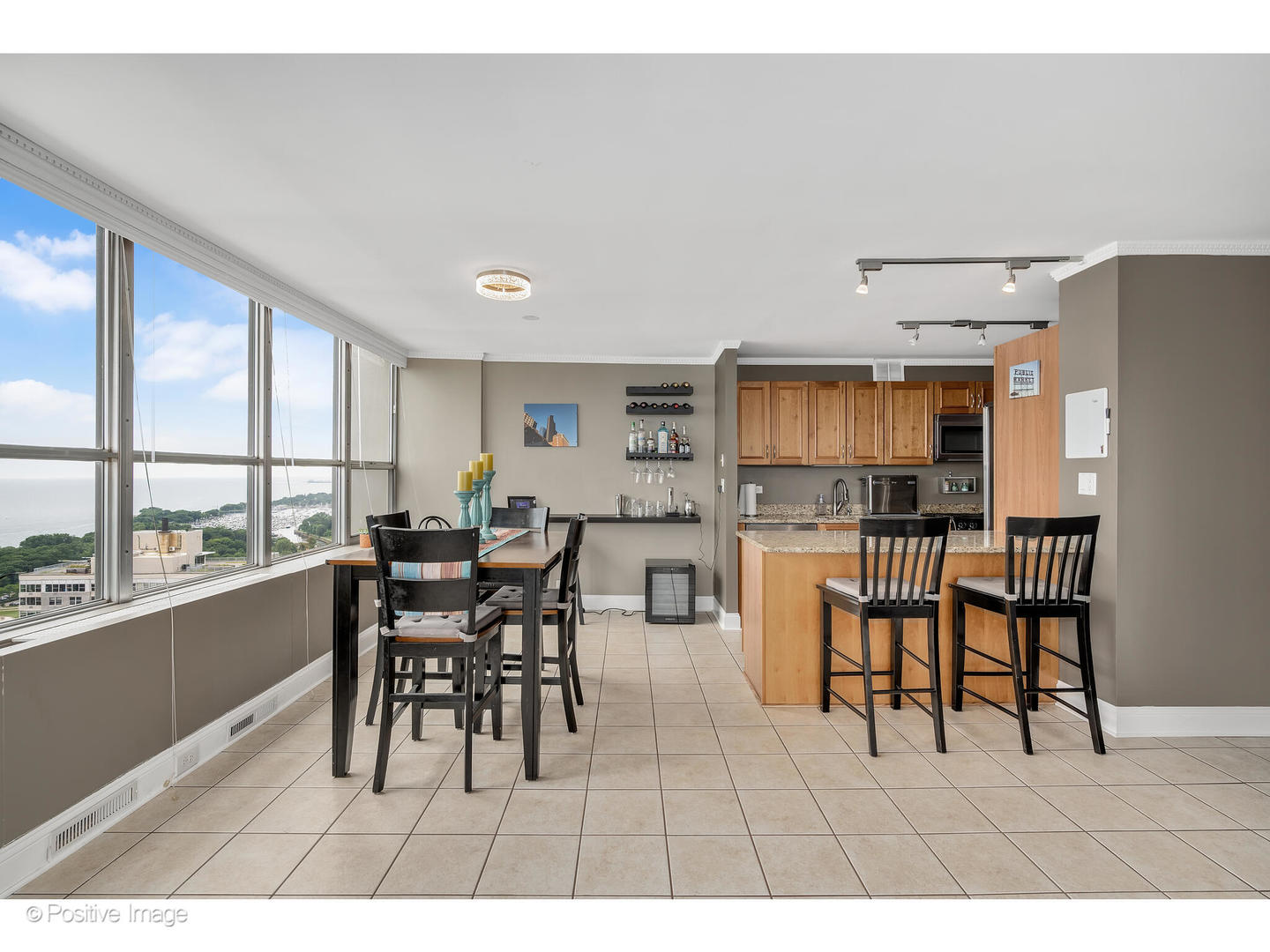 655 West Irving Park Road, Unit 3302 Chicago, IL 60613 - Photo 11 of 27