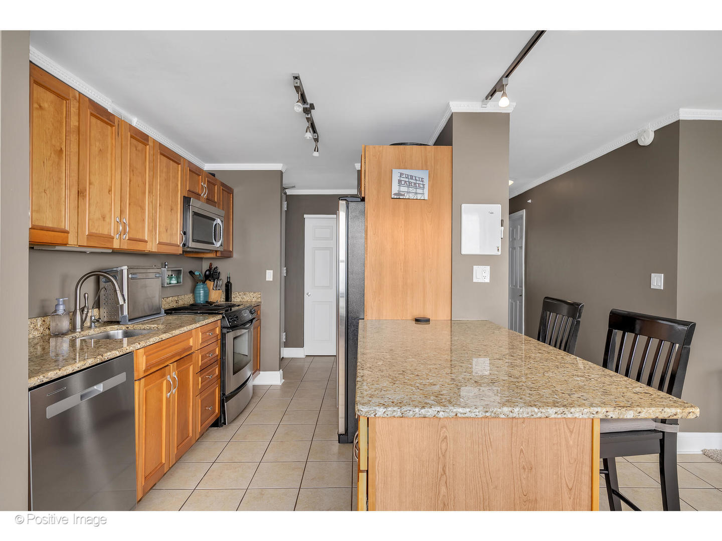 655 West Irving Park Road, Unit 3302 Chicago, IL 60613 - Photo 13 of 27