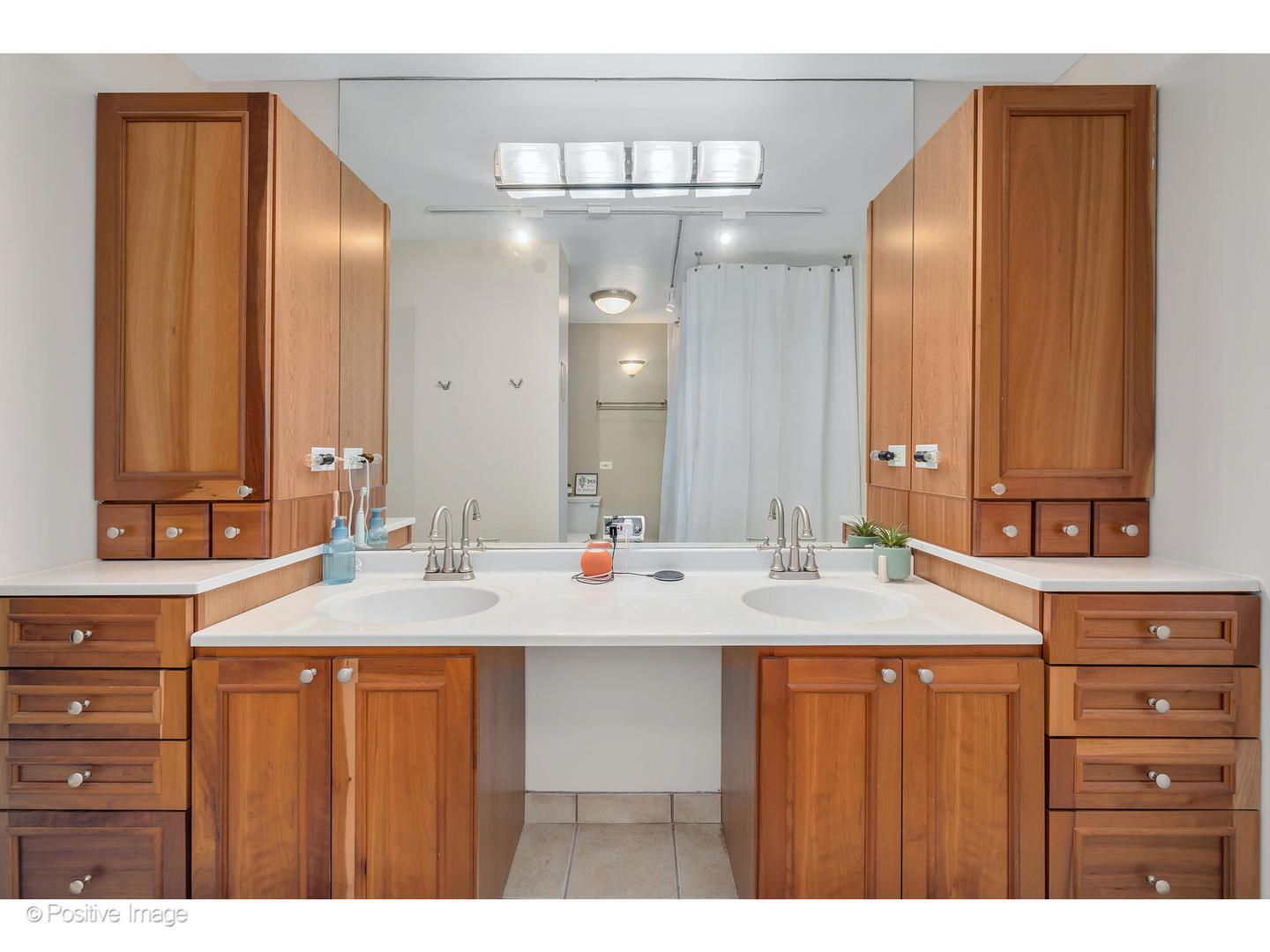 655 West Irving Park Road, Unit 3302 Chicago, IL 60613 - Photo 16 of 27