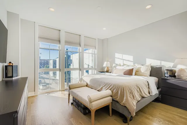 $710,000 | 4446 South Drexel Boulevard, Unit B, Chicago, IL 60653