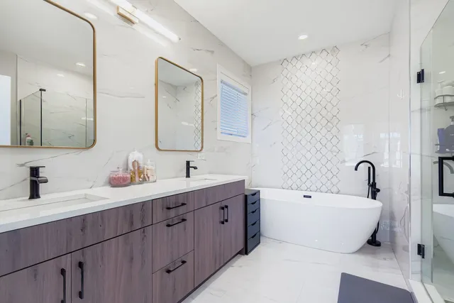 $710,000 | 4446 South Drexel Boulevard, Unit B, Chicago, IL 60653