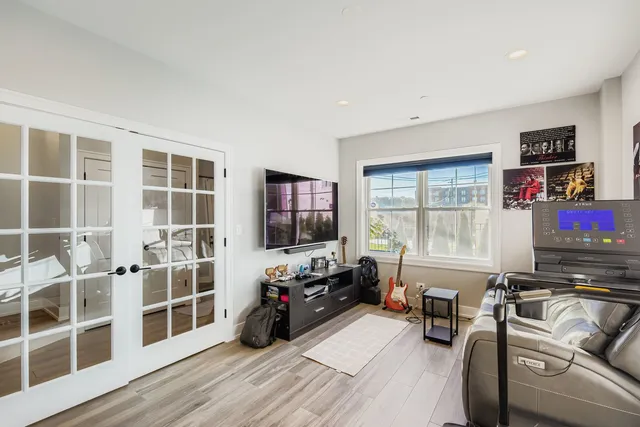 $710,000 | 4446 South Drexel Boulevard, Unit B, Chicago, IL 60653