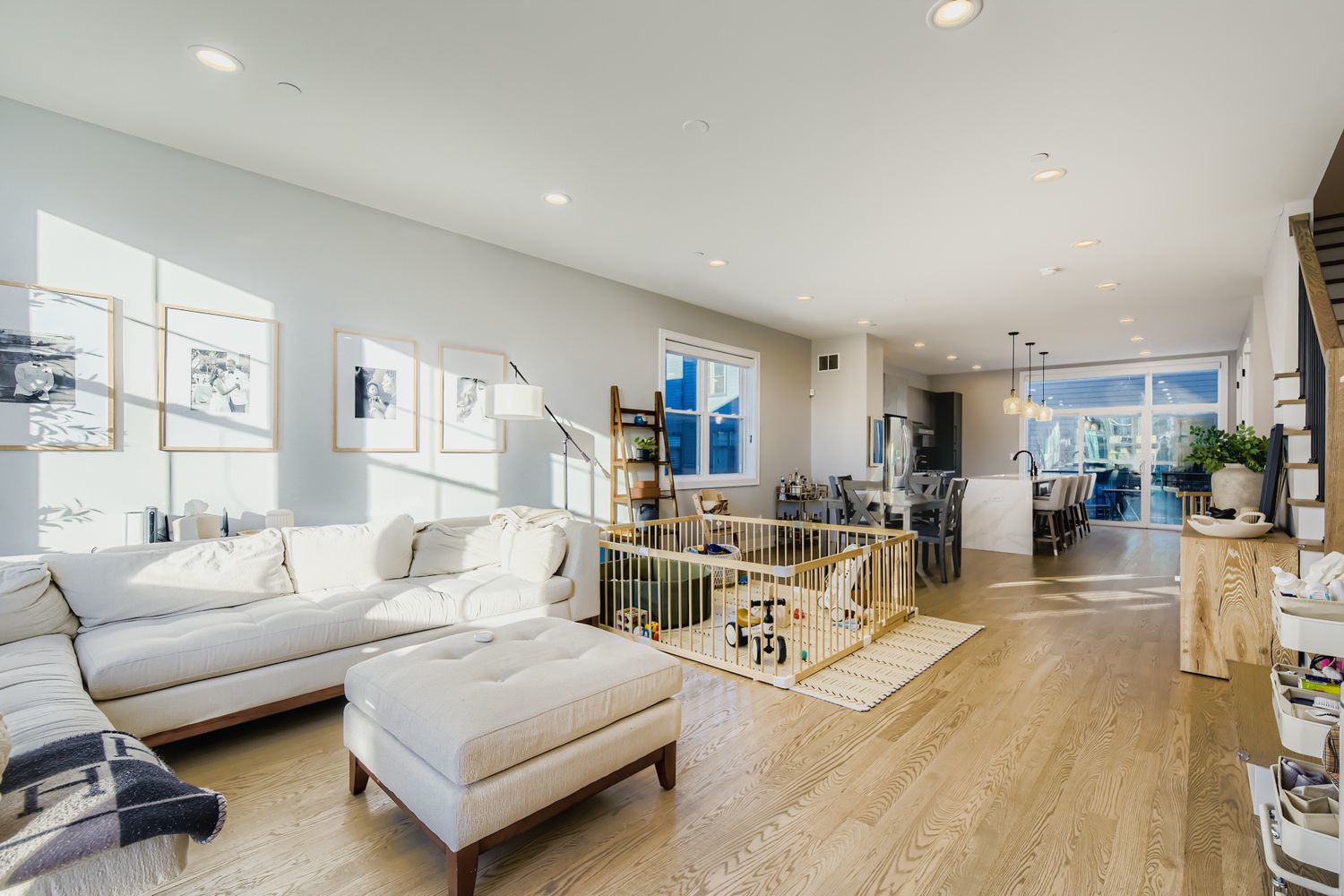 4446 South Drexel Boulevard, Unit B Chicago, IL 60653 - Photo 6 of 16 a living room with furniture and a large window