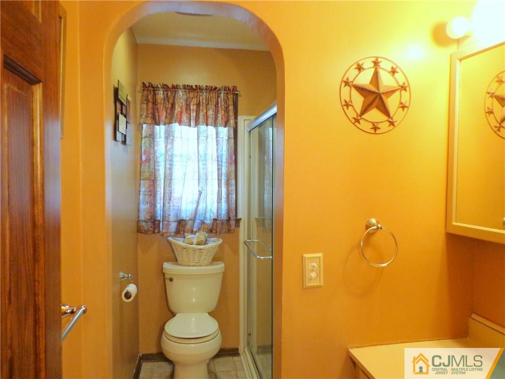 20 Eli Road Colonia, NJ 07067 - Photo 12 of 22 Gallery Image 12