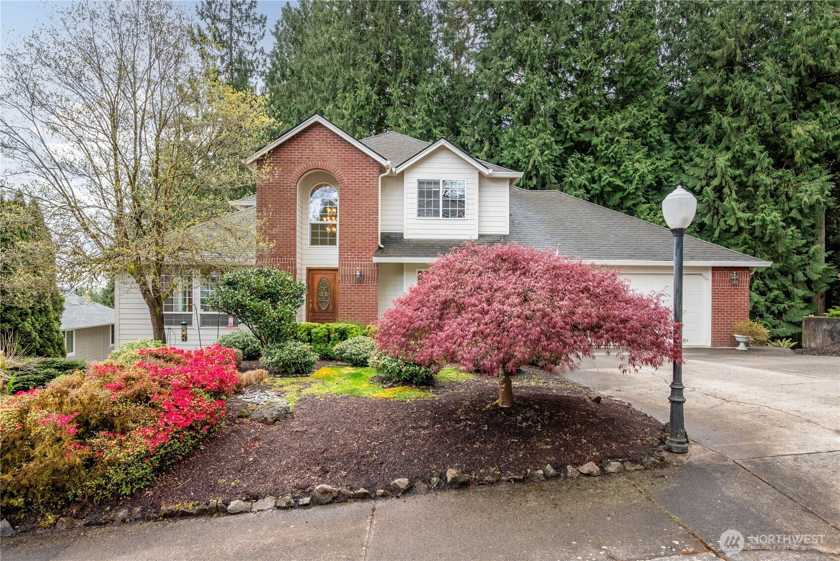 239 West St James Place Longview, WA 98632 - Photo 2 of 40