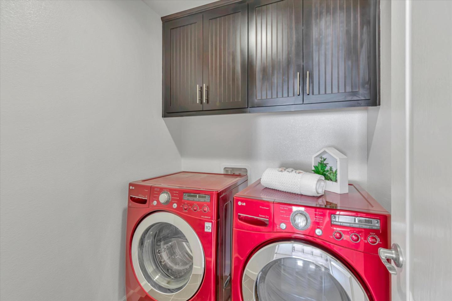 130 Palomino Place Gilroy, CA 95020 - Photo 35 of 50 a utility room with dryer and washer