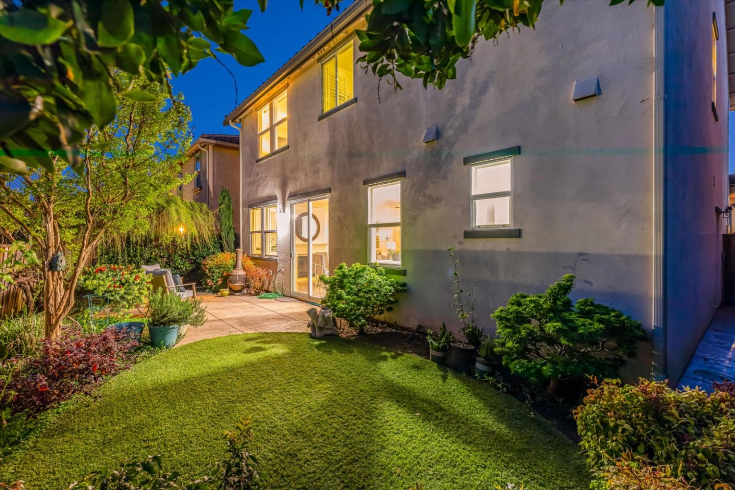130 Palomino Place Gilroy, CA 95020 - Photo 49 of 50 a view of a yard with plants and large trees