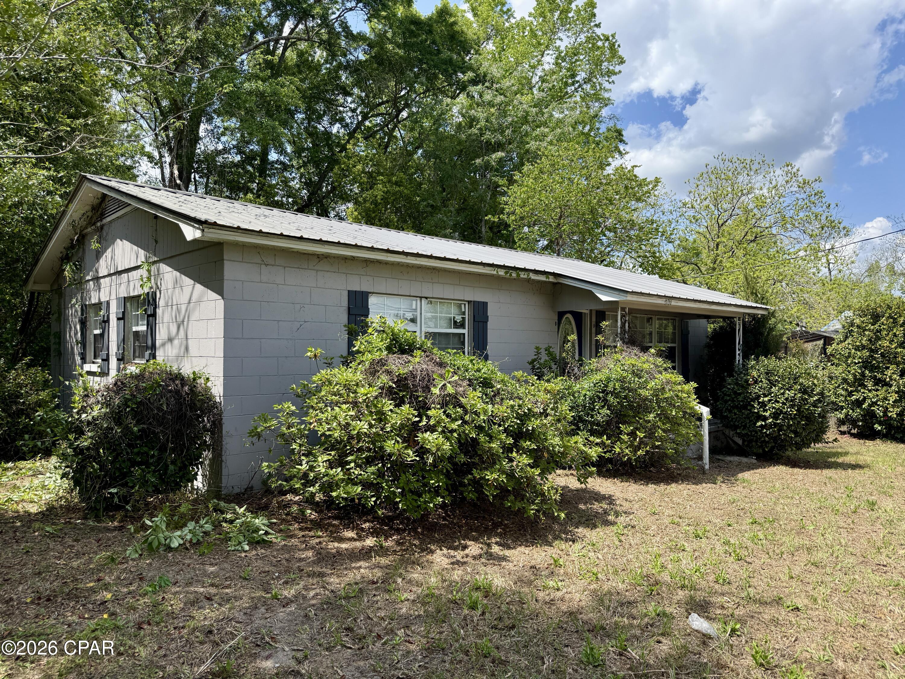 509 South Weeks Street Bonifay, FL 32425 - Photo 11 of 18