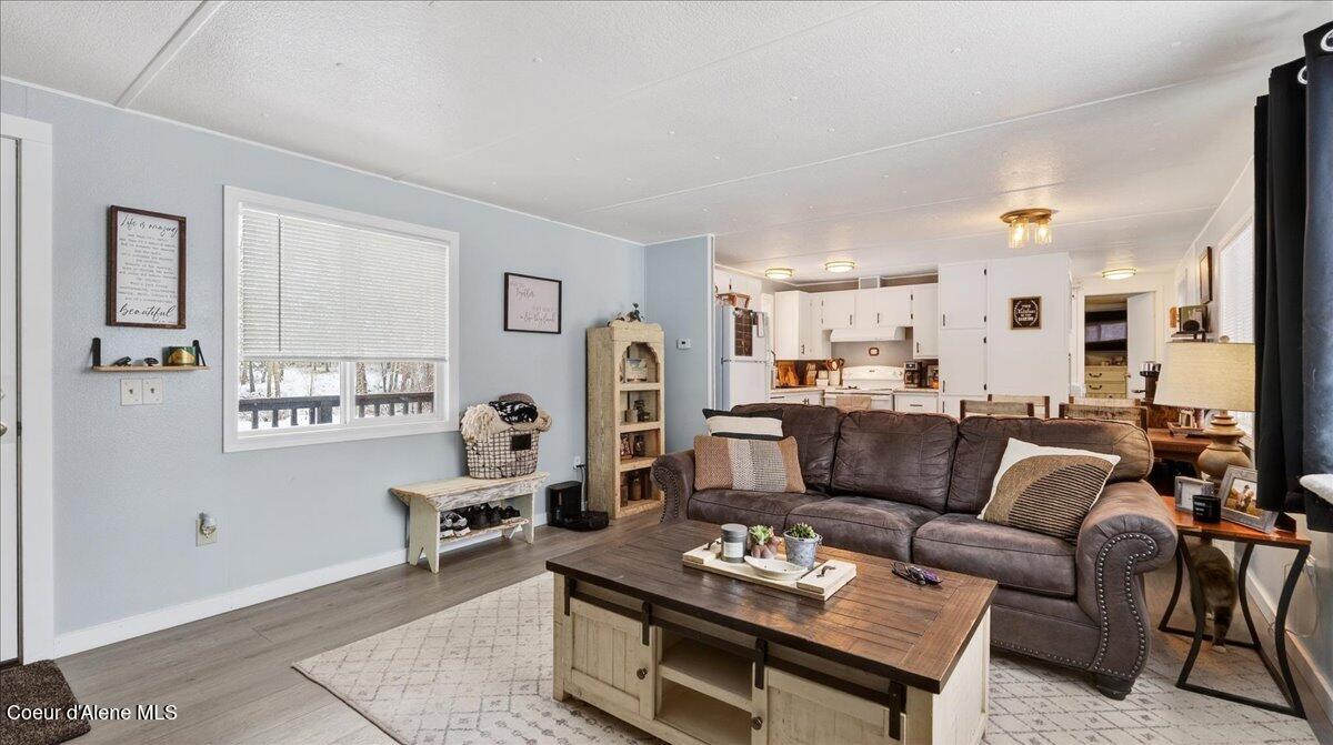 1297 Eastside Road Priest River, ID 83856 - Photo 12 of 72 Enry/Living Room