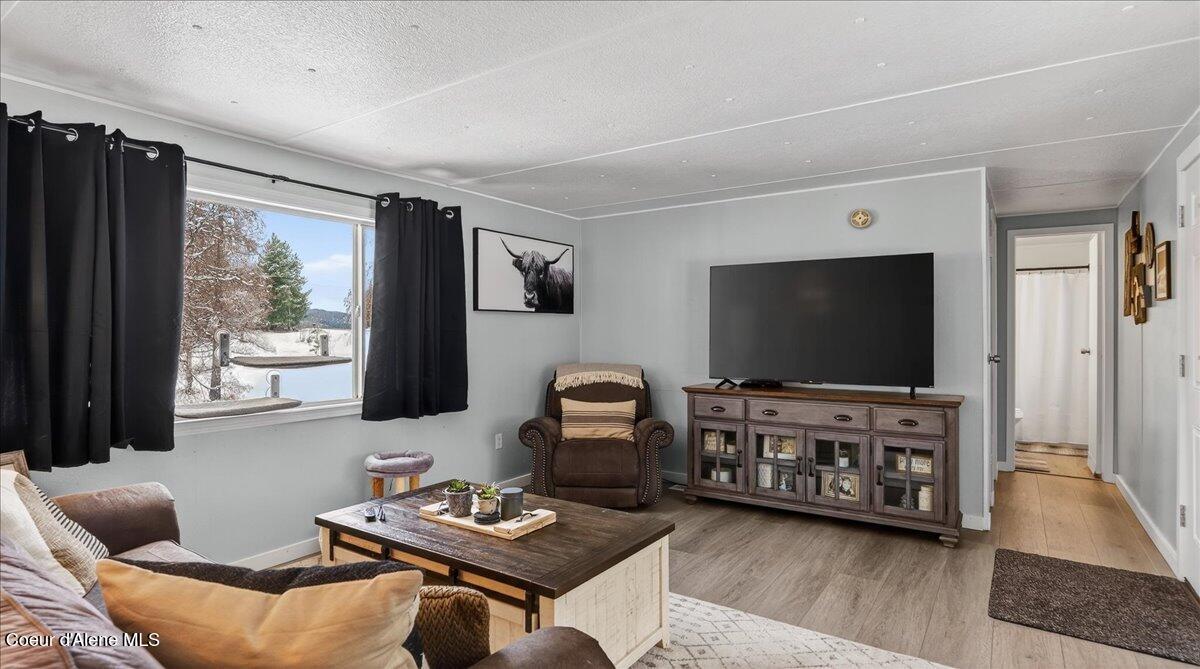 1297 Eastside Road Priest River, ID 83856 - Photo 14 of 72 Living Room