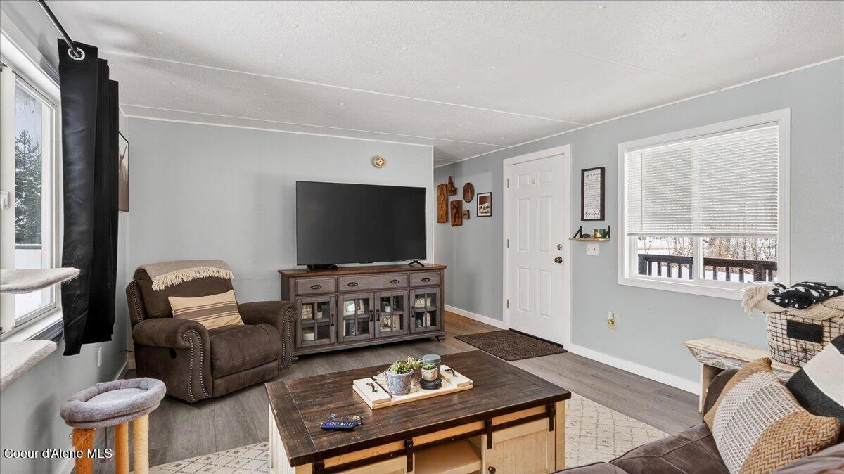 1297 Eastside Road Priest River, ID 83856 - Photo 16 of 72 Living Room